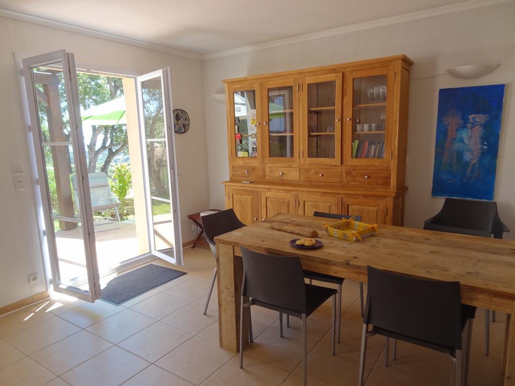לס איסאמברה Villa Les Coralines חדר תמונה